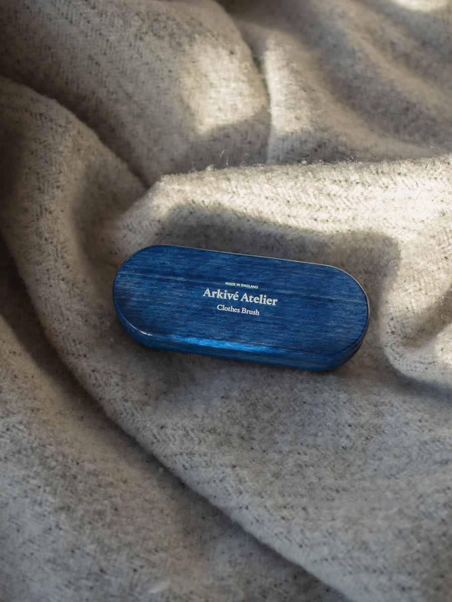 Clothes brush blue