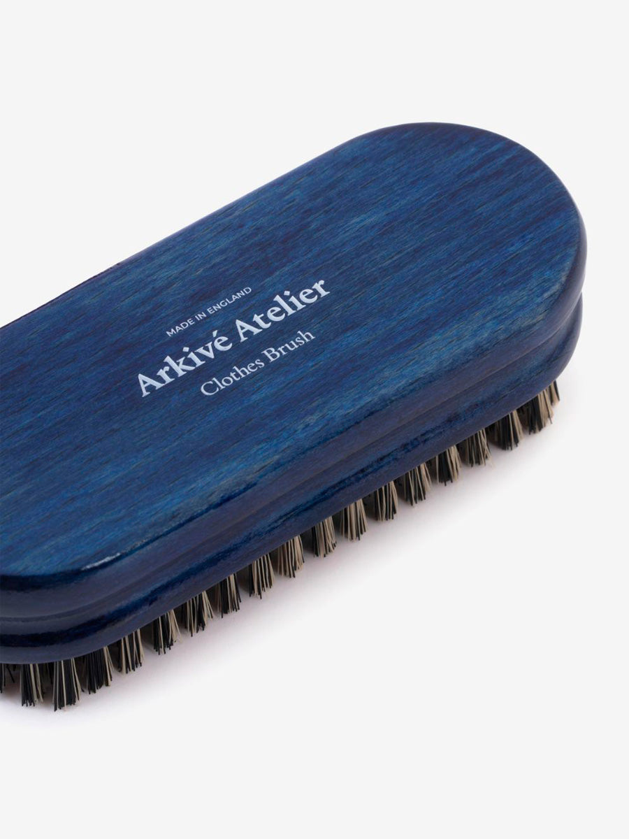 Clothes brush blue